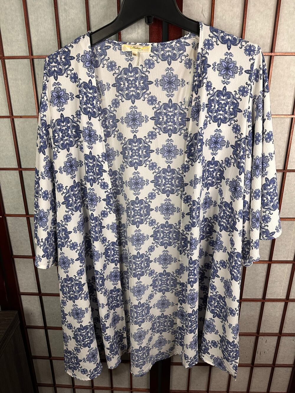 Andree Blue and White Kimono Flutter sleeves, flowy, festival, Boho Size Medium